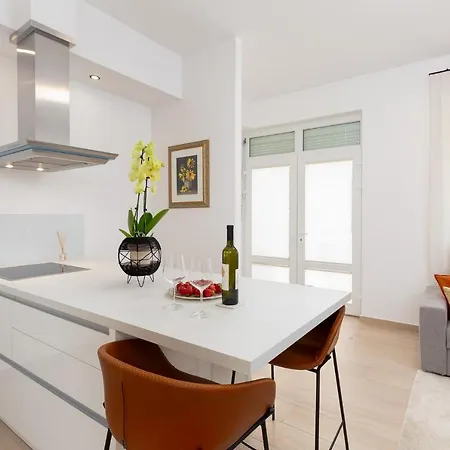 Stylish Mediterraneo Apartman *