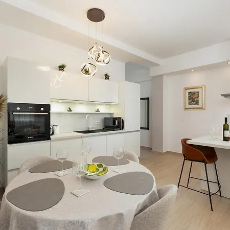 Stylish Mediterraneo Apartman *