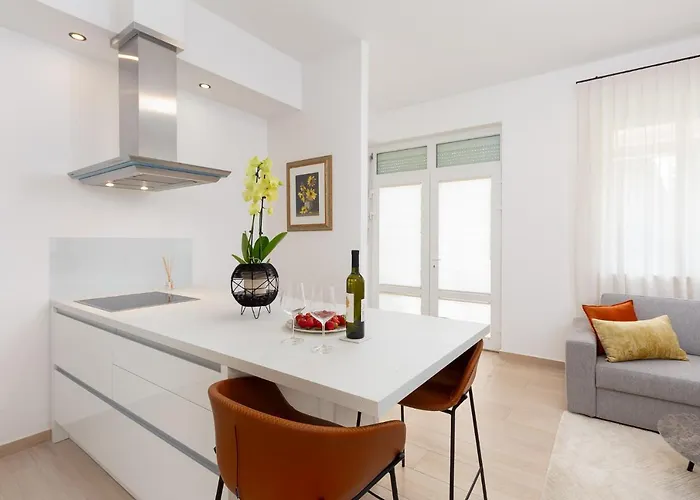 Stylish Mediterraneo Apartman *