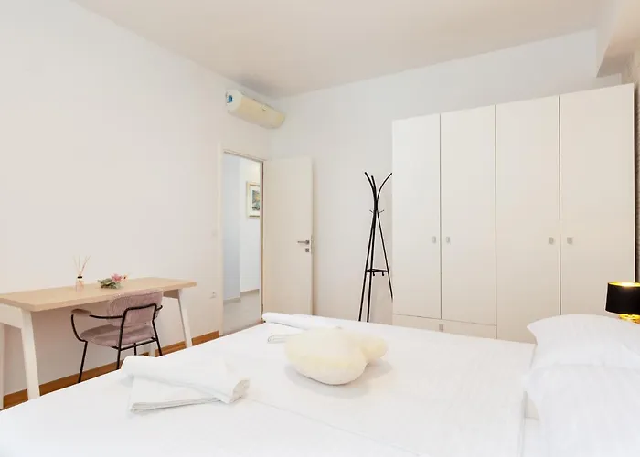 Stylish Mediterraneo Apartman *
